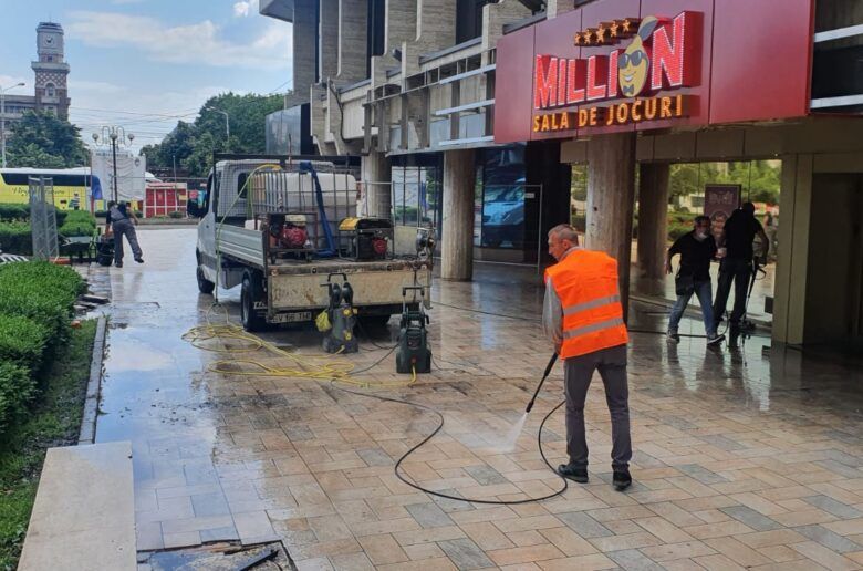 PRIMARUL POLIŢEANU CERE PLOIEŞTENILOR SĂ BOICOTEZE WINMARKT OMNIA